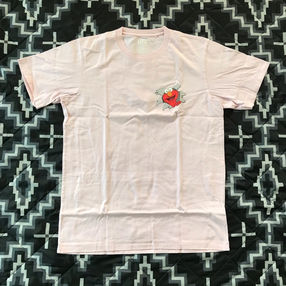Uniqlo x Kaws x Sesame Street Elmo shirt